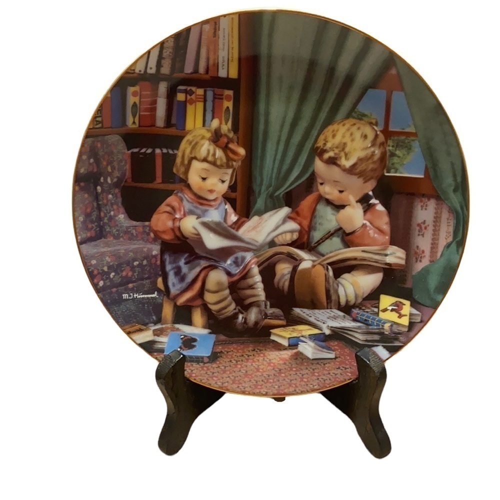 Hummel Danbury Mint Little Companions Plate “Budding Scholars” Collection